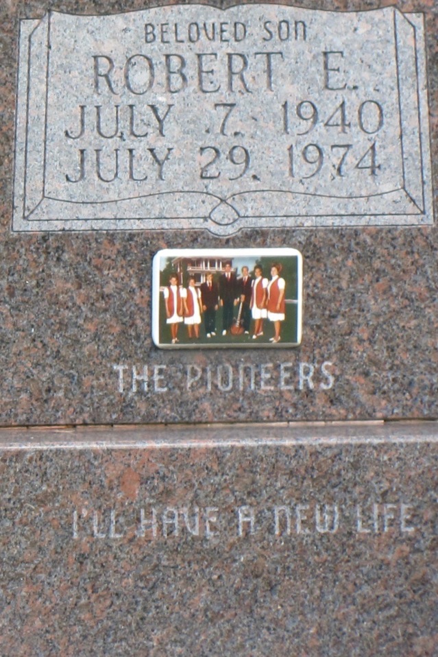 Robert Gilbert tombstone